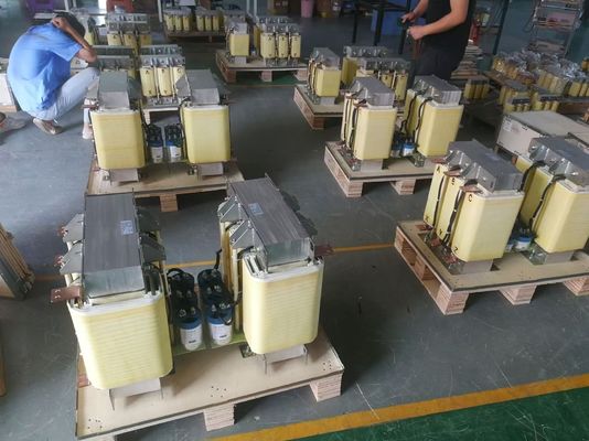 良い値段 イノマックス 380V シヌス波フィルター 熱蓄積を軽減し,ノイズを最小限に抑える オンライン